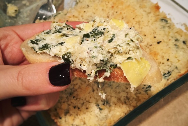 Healthy Spinach and Artichoke Dip