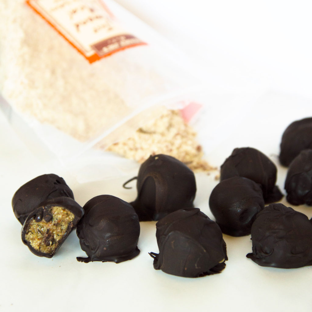 Healthy Chocolate Chip Cookie Dough Energy Bites