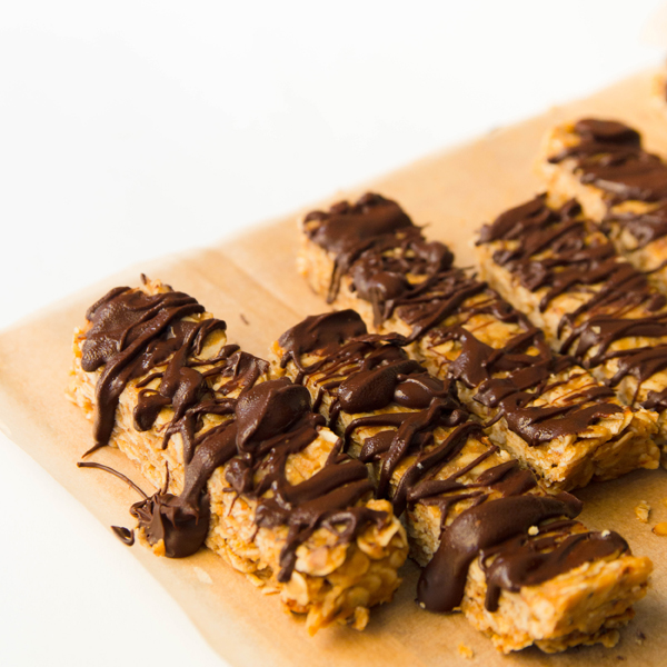 Easy Peanut Butter Granola Bars with Chocolate Drizzle